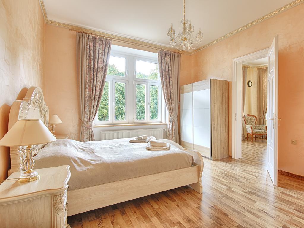 Lyra Apartments Karlovy Vary Exterior photo